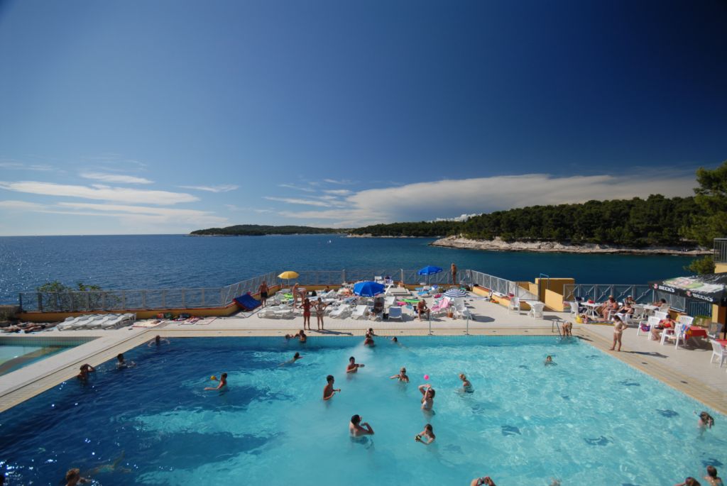 Pool splendid resort in Pula
